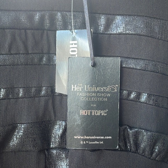 Her Universe x Star Wars ‘Kylo Ren’ Dress - Picture 13 of 14